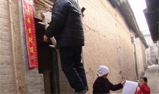 用什么贴对联不留痕迹