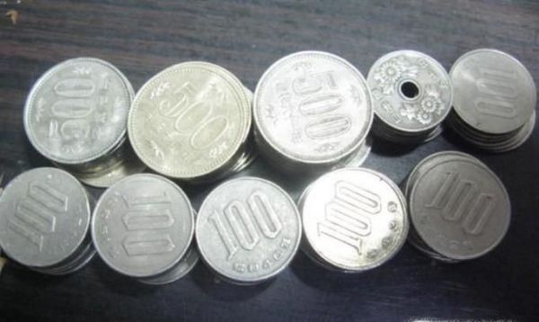 为什么日本喜欢把东西都装进自动售货机卖？