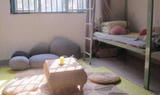 墙面掉漆,很深怎么处理