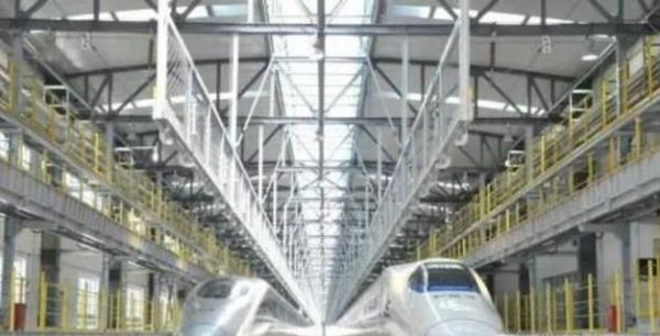 复兴号高铁如何保持车身清洁？