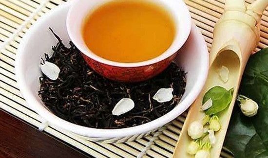 茶水去油漆味的原理