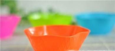 不能放进微波炉的东西