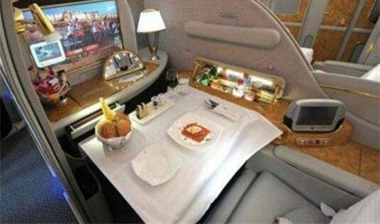 商务座有免费餐吗