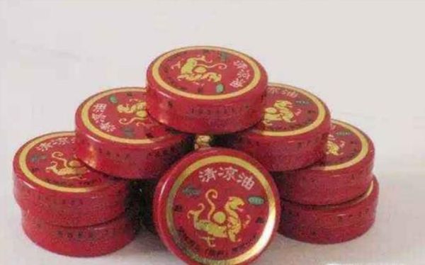 衣服上的涂料怎么清洗？