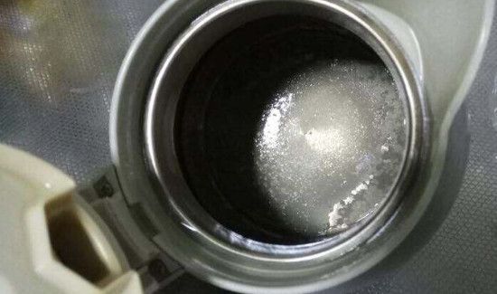 烧水壶里的水垢有害吗