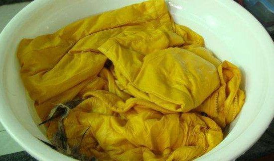 羽绒服从针眼钻毛妙招