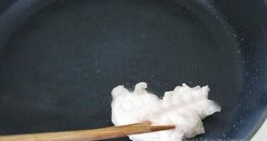 新的铸铁锅怎么开锅养护