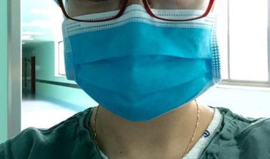 医生戴眼镜口罩起雾怎么办