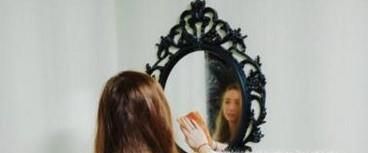 如何巧妙擦镜子