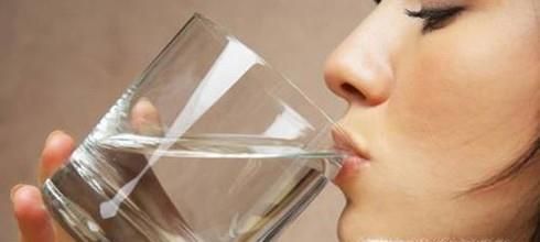 每天到底需要喝多少水