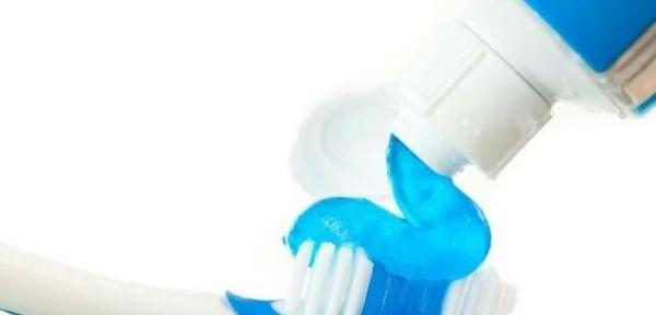 牙龈出血 刷牙的时候经常出血是怎么回事