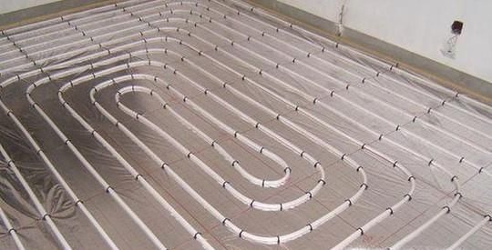 地暖开一个月要多少钱？