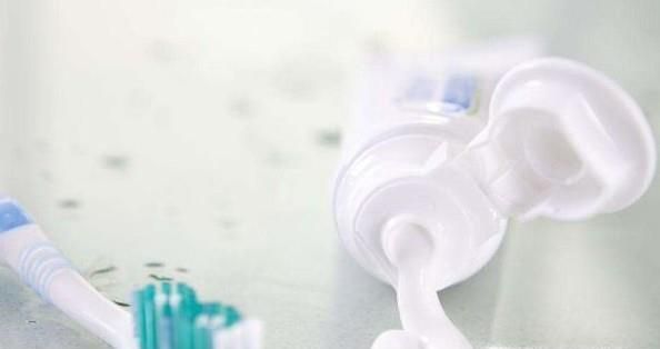 生活小常识：废弃牙膏有什么作用？