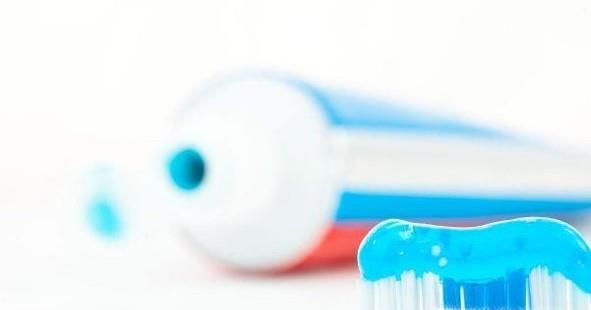 生活小常识：废弃牙膏有什么作用？