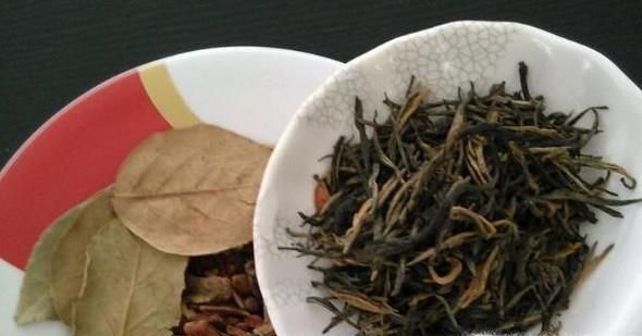 喝茶剩下的茶叶渣有什么妙用？