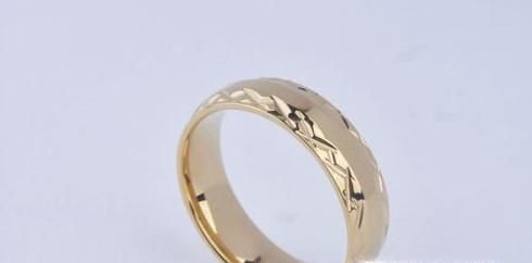 怎样挑选性价比较高的戒指？