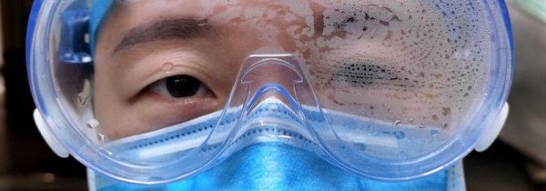 为什么护目镜带上口罩会有哈气