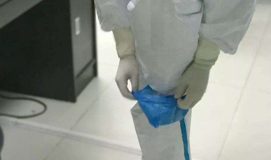 防护服的穿脱流程及注意事项