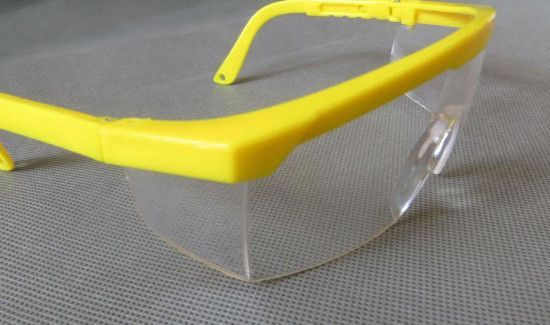 护目镜或防护面罩使用后多久应清洁与消毒