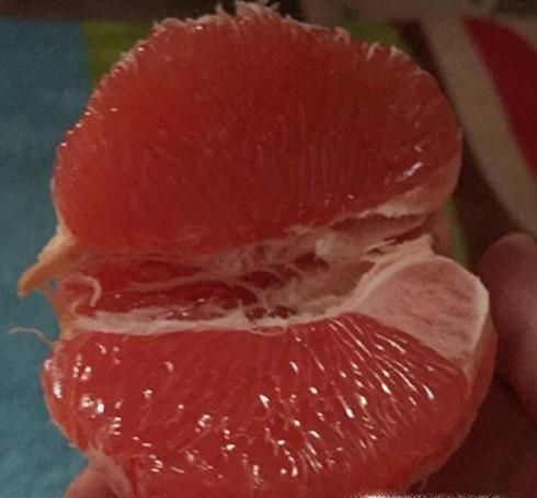 吃柚子有什么好处—如何正确的吃柚子