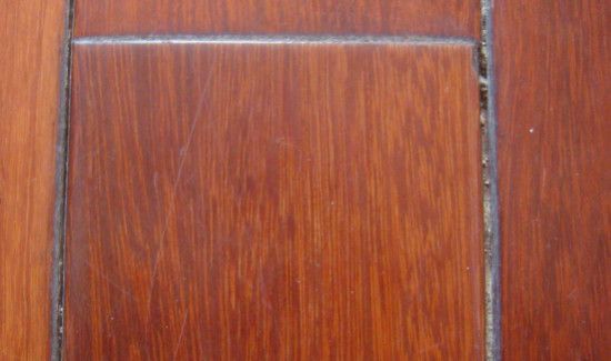 家里地板有缝隙怎么办