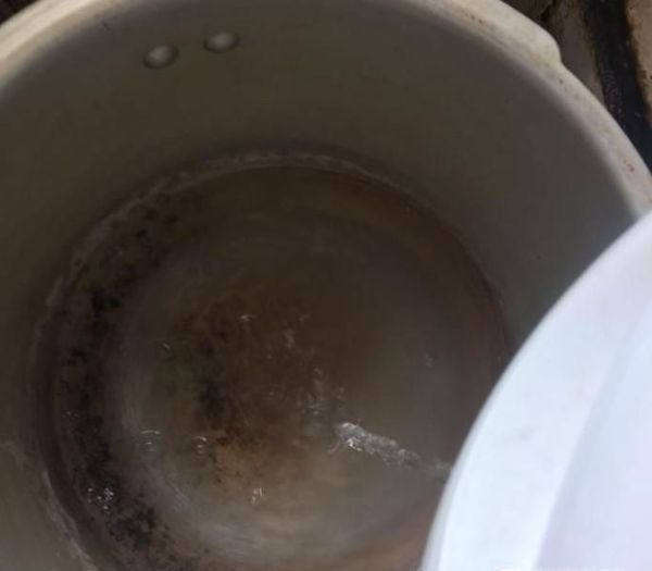 高压锅粘锅了如何清洗比较好？