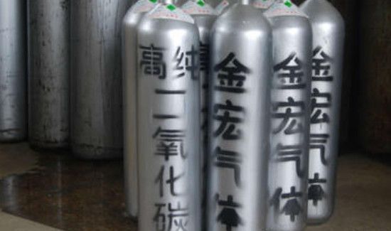 酒精跟二氧化碳混在一起会发生什么