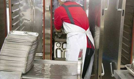 用火碱清洗餐具有毒么