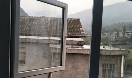 八四消毒液拖地有害吗