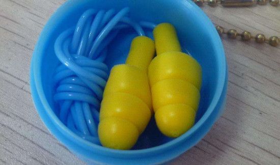 楼上邻居空调外机噪音太大怎么解决