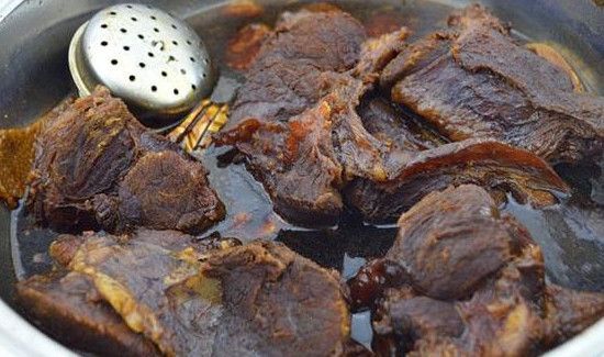 卤牛肉放盐吗
