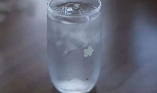 喝隔夜的白开水对身体有害吗