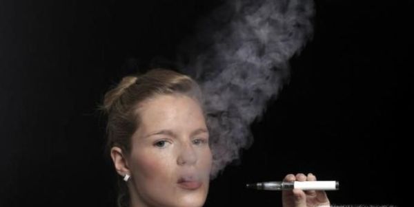 抽烟的女孩好吗 抽烟的女孩都有故事