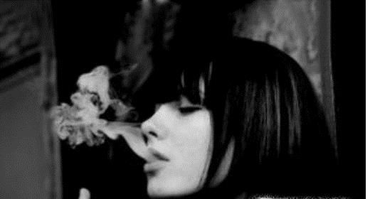 抽烟的女孩好吗 抽烟的女孩都有故事