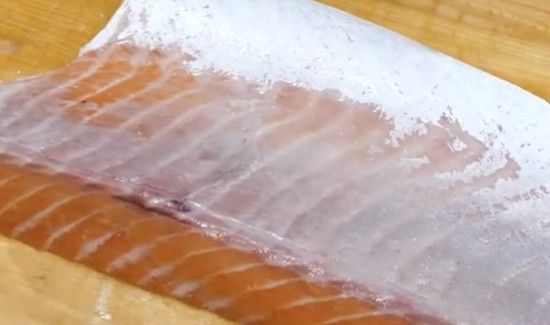 三文鱼如何去皮