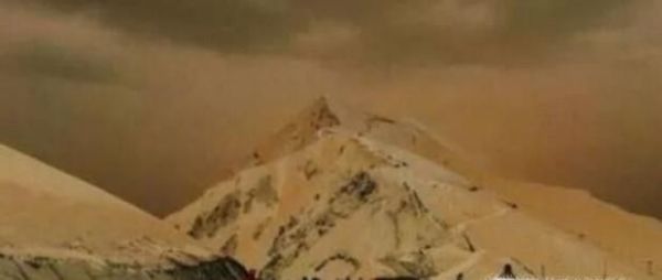 俄罗斯橙色降雪是怎么回事