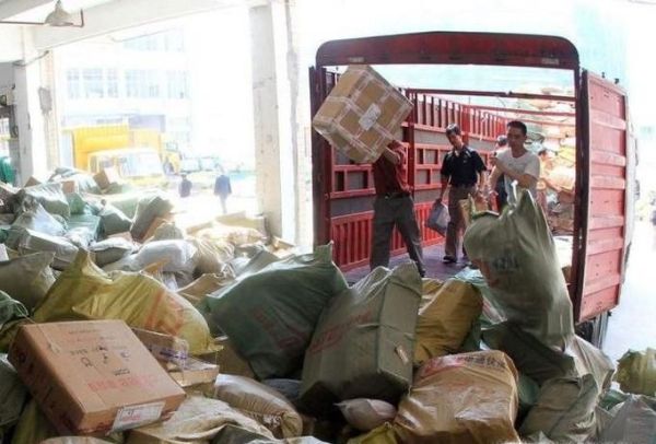 导致快递员暴力分拣的原因是什么