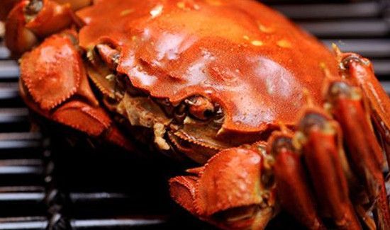 河蟹和草莓可以一起吃吗