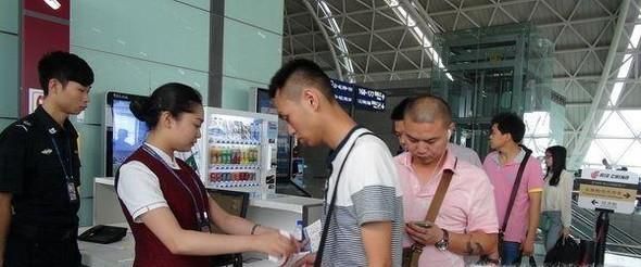 二代身份证怎么检票进站和安全出站