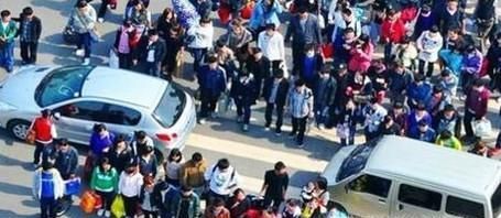 走路闯红灯有哪些危险