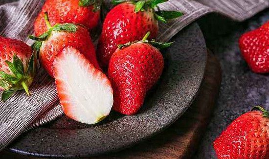 橘子和草莓能一起吃吗