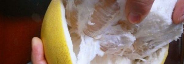 怎么剥柚子皮最容易