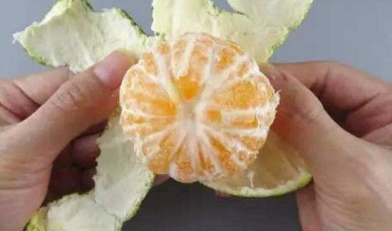 为什么剥橘子手变红