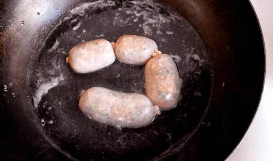 腊肠炒之前蒸还是煮