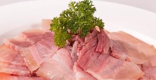 吃什么食物会加速出现脱发的情况？