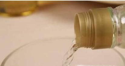 牛仔裤味道很大怎么办