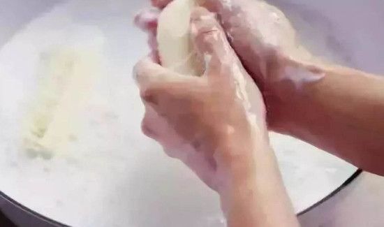 肥皂水是碱性还是酸性