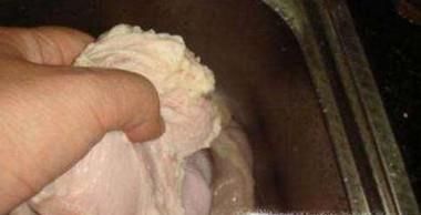 怎么才能洗干净猪肚子