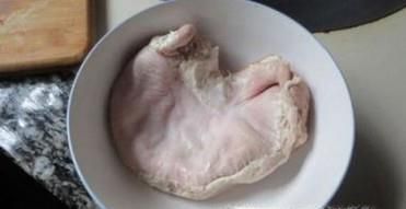 怎么才能洗干净猪肚子