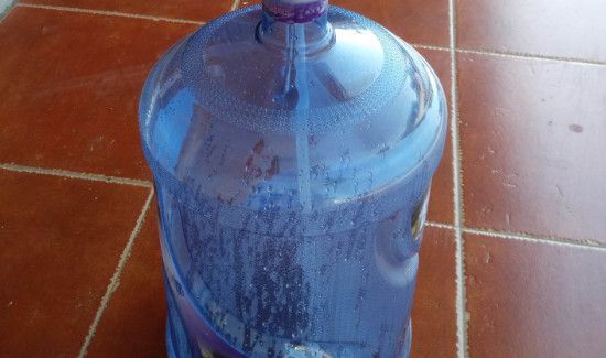 桶装水过期烧开能喝吗